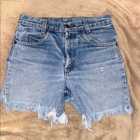 Levi’s vintage mid high waisted shorts - Picture 3 of 7